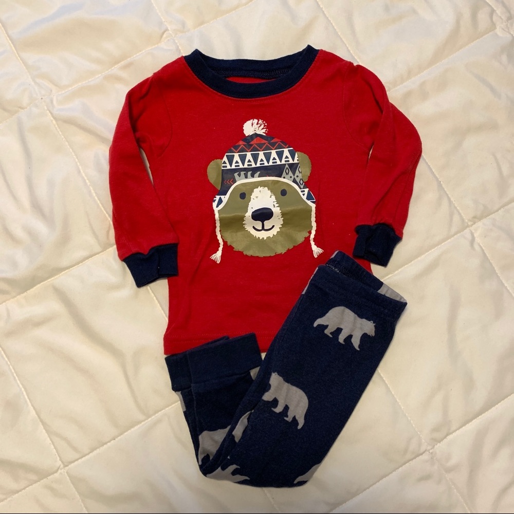 Two Piece Snug Fit Winter Bear Pajamas